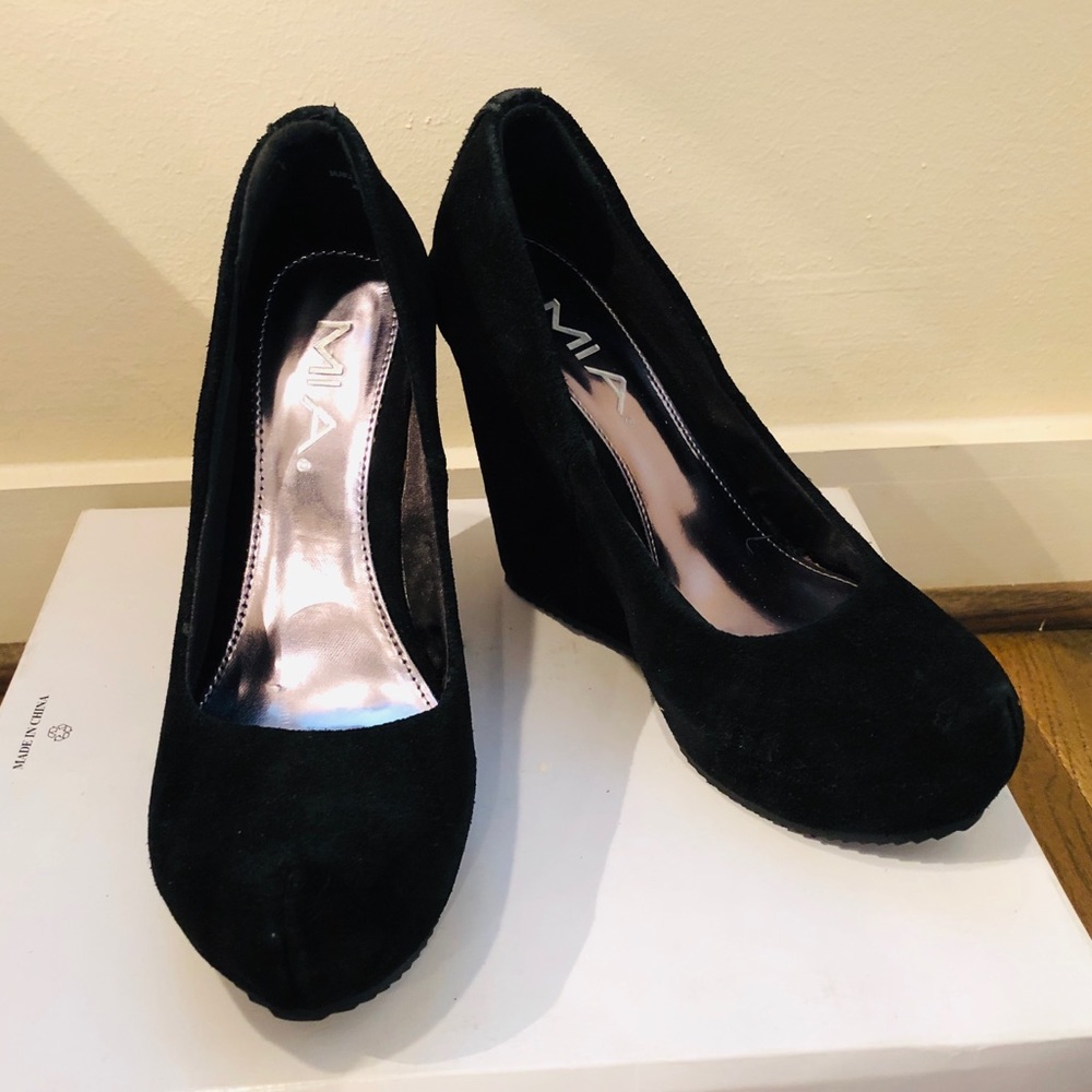 Mia suede pumps sz 7